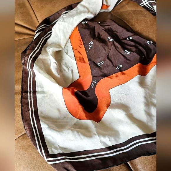 Hermès Look-alike 70s Silk Scarf & Dust Bag - Picture 2 of 8